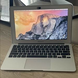 11" Apple Macbook Air Early 2014 with Case + Charger (minor damage) Pre-Owned